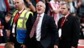 الاتحاد الانجليزي يتهم مدرب ستوك بسوء التصرف