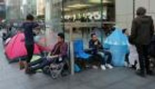 "أبل" لعملائها: نقدر صبركم على نفاد "آيفون 7 بلس"