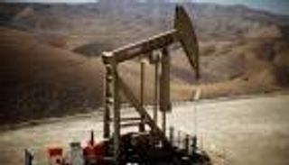 الحفارات الأمريكية وإمدادات ليبية ونيجيرية تدفع النفط للتراجع 