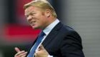 مدرب إيفرتون ينتقد لاعبه علنا