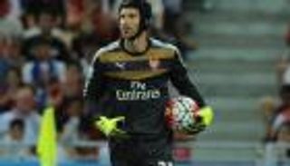 تشيك يعود لحراسة مرمى أرسنال أمام هال