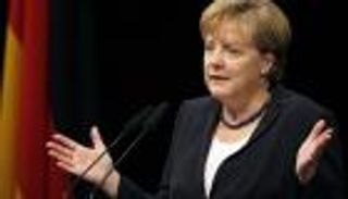 ميركل: الاتحاد الأوروبي يواجه وضعا حرجا