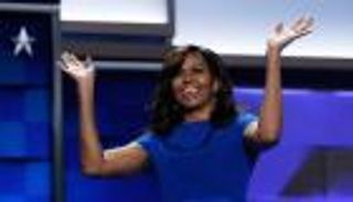 ميشيل أوباما سلاح كلينتون لاستمالة الشباب 