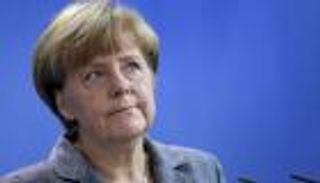 ميركل تتخلى عن شعارها المشجع لسياسة الهجرة