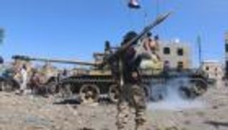 الجيش اليمني يستعيد 5 تلال ضمن عملية فك الحصار عن تعز