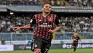 باكا يهدي ميلان فوزا قاتلا في الدوري الإيطالي