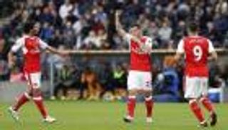 بالفيديو.. تشاكا يفتتح أهدافه مع أرسنال بصاروخ