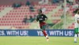 خليل يسجل هدفين لأهلي دبي في دقيقة واحدة