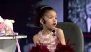 طرد الطفلة فريدة رأفت من المدرسة بسبب "موهبتها"