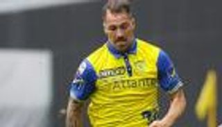 كييفو يخطف فوزا قاتلا من أودينيزي في الدوري الإيطالي