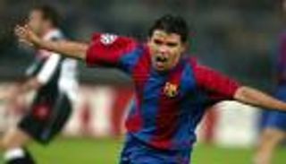 نجم ريال مدريد وبرشلونة السابق يبدأ مسيرته التدريبية مع فريق مغمور