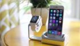 إنفوجراف.. آي فون 7 VS آبل ووتش 2 تحت الماء.. اختلافات الأداء