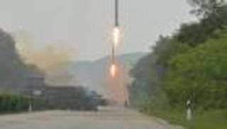 رغم تهديد بعقوبات.. بيونج يانج تجري تجربة على صاروخ فضائي