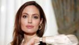 مفاجأة.. أنجلينا تطلب الطلاق من براد بيت
