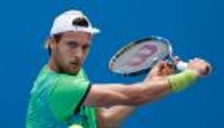 البرتغالي سوزا يتقدم في بطولة سان بطرسبرج للتنس