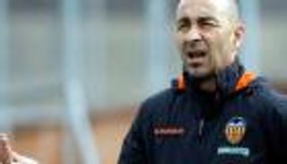 مدرب فالنسيا: لم أتوقع هذه النهاية