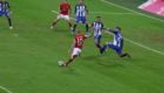 بالفيديو.. روبين يعود بطريقته المعتادة في ليلة كلاسيكية