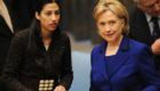 كلينتون تعتزم تعيين أول وزيرة خارجية أمريكية مسلمة 