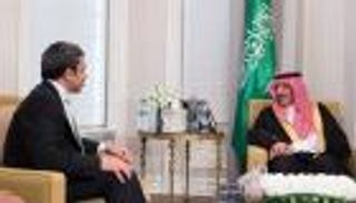 بالصور.. عبد الله بن زايد يلتقي ولي العهد السعودي