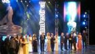 بالصور.. "حظ سعيد يا جزائر" وتكريم يسرا يفتتحان مهرجان الإسكندرية