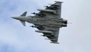 بريطانيا تعترض قاذفتين روسيتين اقتربتا من مجالها الجوي