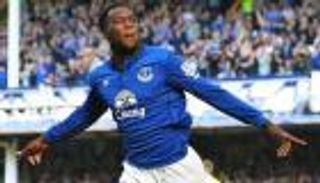 لوكاكو قد يدعم إيفرتون أمام بورنموث 