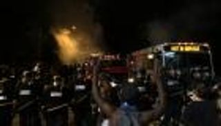 "لا تطلقوا النار" اللحظات الأخيرة لقتل الشرطة لأمريكي أسود