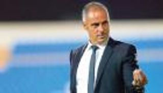 جماهير الأهلي السعودي تطلب الإطاحة بجوميز