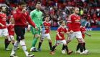 لاعبو يونايتد يتقمصون دور الأطفال قبل مواجهة ليستر