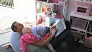 العمل من المنزل يغري النساء.. والرجال أيضا