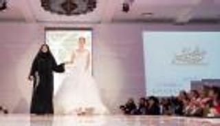 منى المنصوري في شرم الشيخ لتنظيم مهرجان "السياحة والموضة"