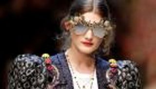 بالصور.. 6 نظارات شمسية جديدة يعرضها أسبوع ميلانو للموضة