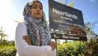 مسلمة رفضت عرض فيديو عن "11 سبتمبر" للطلاب ففصلتها المدرسة البريطانية