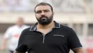 الوحدة السعودي يجدد الثقة في مدربه الجزائري