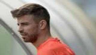 بيكيه خارج "قانون المداورة" في برشلونة