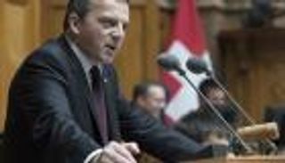 سياسي سويسري يطالب بحظر صور الحجاب من جوازات السفر