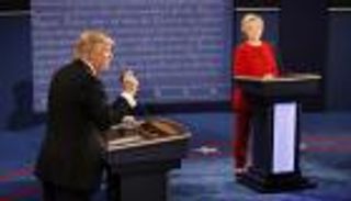 ترامب بـ"الأسود" لهيلاري بـ"الأحمر": لا تملكين مظهر الرئيس