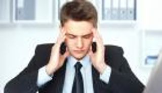 "صحة العمال الإماراتية" تحذر من مخاطر ضغط العمل على الموظفين