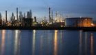 النفط يقفز 6% بدعم اتفاق كبح الإنتاج 