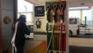 الحكومة الكويتية بين أنياب القضاء والبرلمان والسبب البنزين