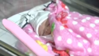 والدة رضيعة مختطفة بالمغرب بعد استعادتها: سأسميها خديجة