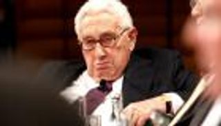 كيسنجر: التصعيد في سوريا يهدد بـ"حرب باردة"