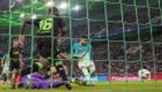 بيكيه يذيق مونشنجلادباخ أول خسارة على ملعبه منذ 8 أشهر