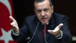 20 قناة جديدة ومئات الموظفين بالسجون تحت مقصلة الانقلاب في تركيا