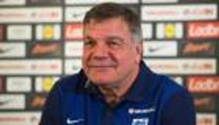 إقالة ألاردايس تكلف الاتحاد الإنجليزي 4000 قميص