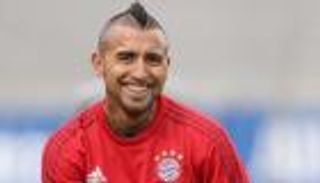 بالفيديو.. فيدال يسجل من خلف الأسوار