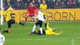 "تمثيلية" لاعب واتفورد تنقذ فريقه من ركلة جزاء