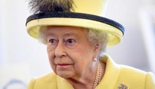 الملكة إليزابيث ملكة بريطانيا