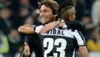 فيدال يلمح لقبوله عرض تشيلسي