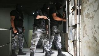 صورة لحراس بسجن برازيلي